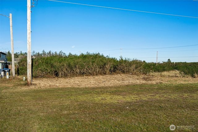 1048 Point Brown Avenue SE, Ocean Shores, WA 98569