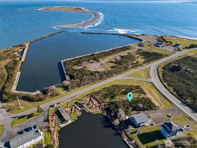 1048 Point Brown Avenue SE, Ocean Shores, WA 98569