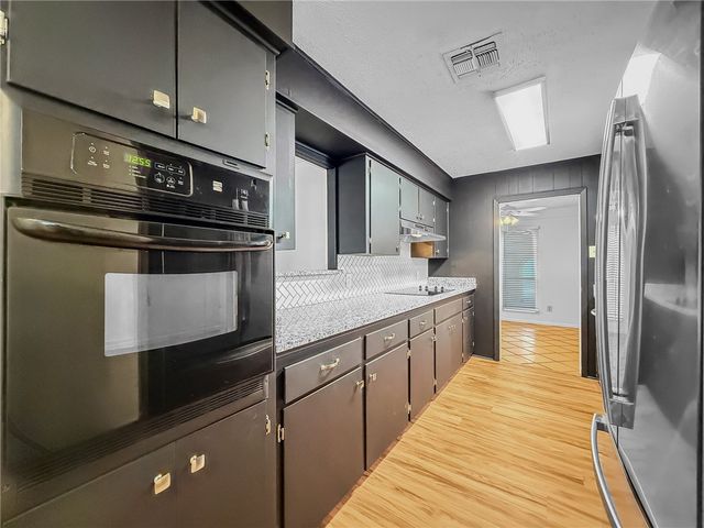 1714 Amazon Dr, Corpus Christi, TX 78412