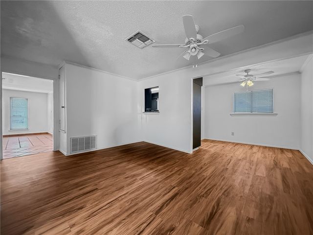 1714 Amazon Dr, Corpus Christi, TX 78412