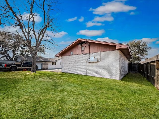 1714 Amazon Dr, Corpus Christi, TX 78412