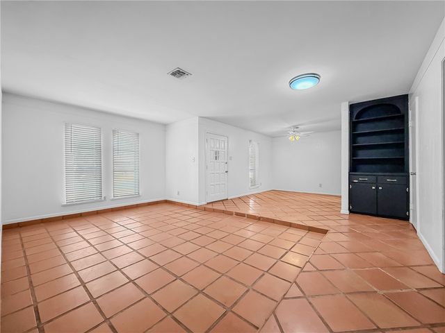 1714 Amazon Dr, Corpus Christi, TX 78412