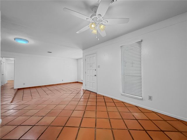 1714 Amazon Dr, Corpus Christi, TX 78412