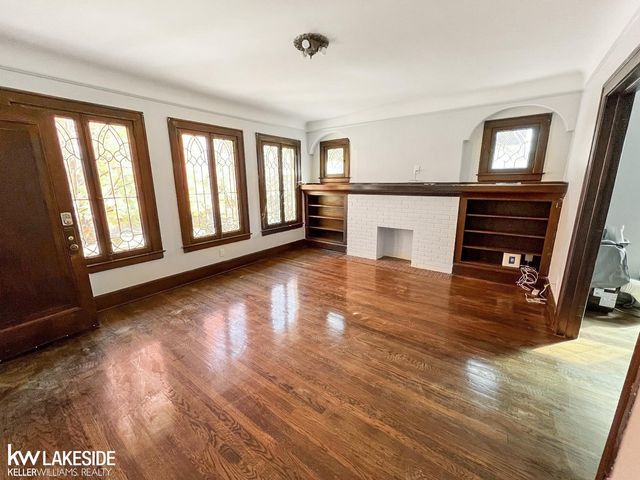 645 Neff Road, Grosse Pointe, MI 48230