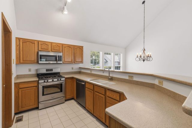 6526 Upper Lake Circle, Westerville, OH 43082
