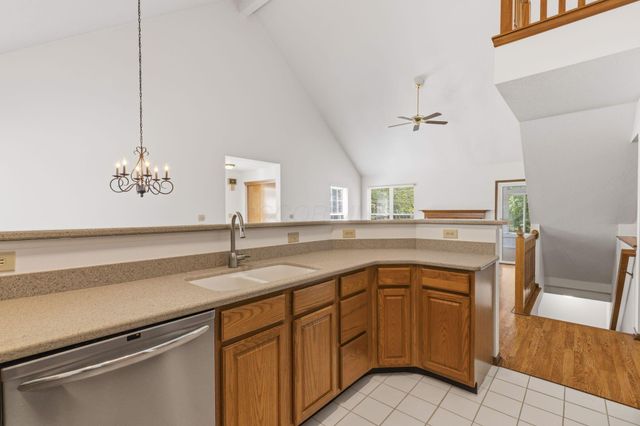 6526 Upper Lake Circle, Westerville, OH 43082