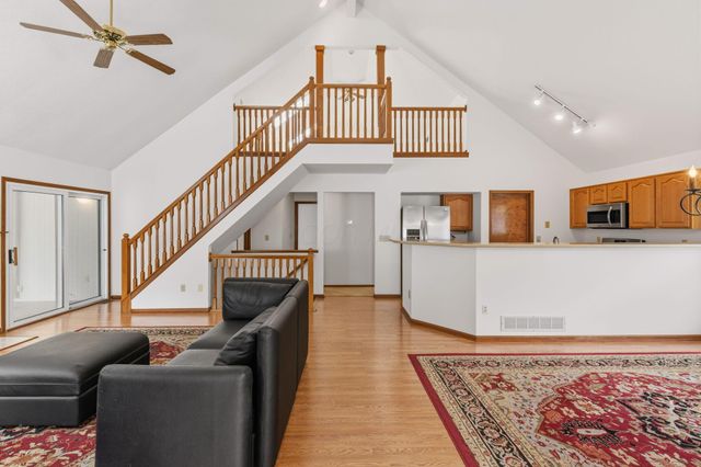 6526 Upper Lake Circle, Westerville, OH 43082