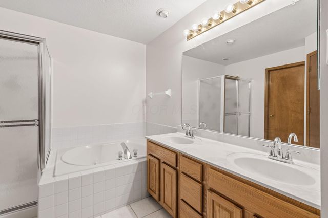 6526 Upper Lake Circle, Westerville, OH 43082