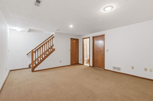 6526 Upper Lake Circle, Westerville, OH 43082