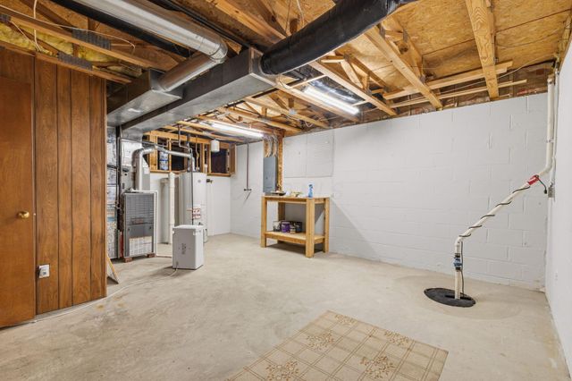 6526 Upper Lake Circle, Westerville, OH 43082