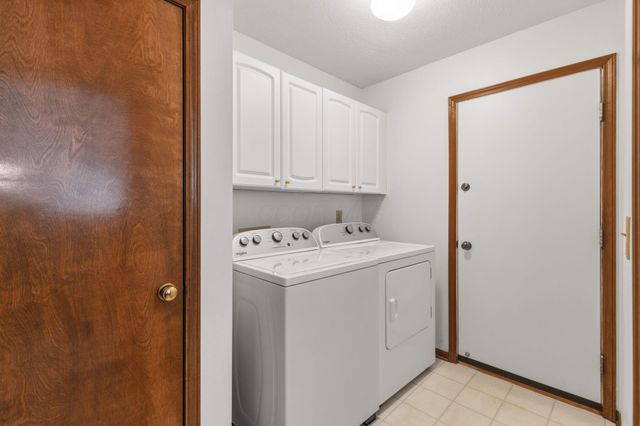 6526 Upper Lake Circle, Westerville, OH 43082