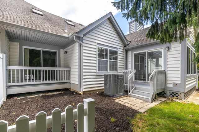 6526 Upper Lake Circle, Westerville, OH 43082