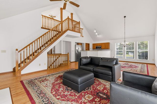 6526 Upper Lake Circle, Westerville, OH 43082