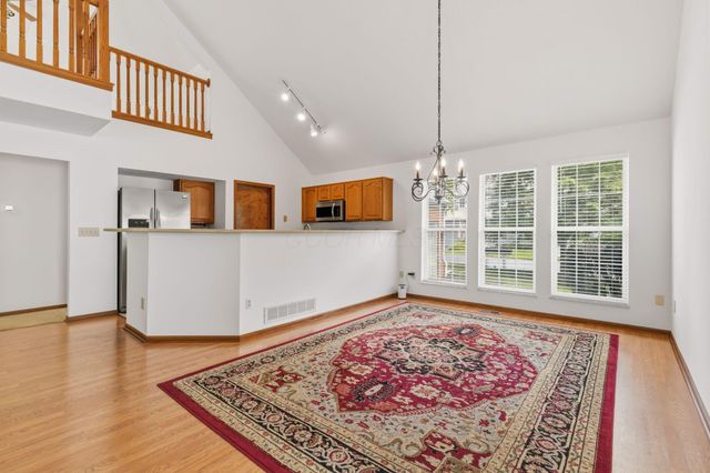6526 Upper Lake Circle, Westerville, OH 43082
