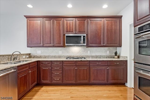28 Briar Ct, Hardyston Twp., NJ 07419