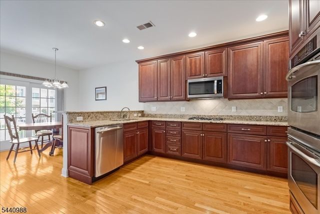 28 Briar Ct, Hardyston Twp., NJ 07419