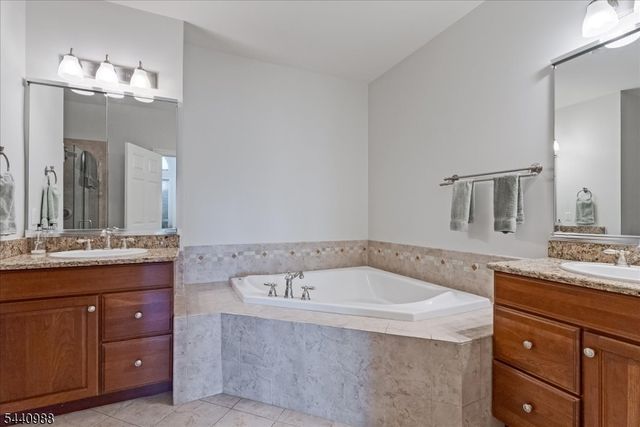 28 Briar Ct, Hardyston Twp., NJ 07419
