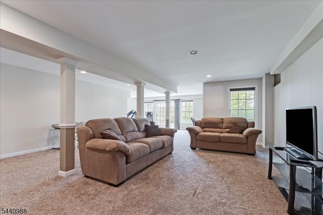 28 Briar Ct, Hardyston Twp., NJ 07419