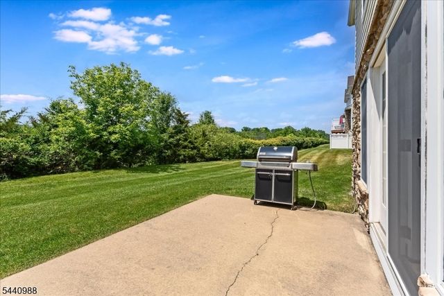 28 Briar Ct, Hardyston Twp., NJ 07419