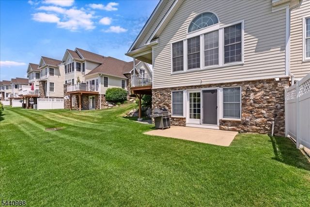 28 Briar Ct, Hardyston Twp., NJ 07419