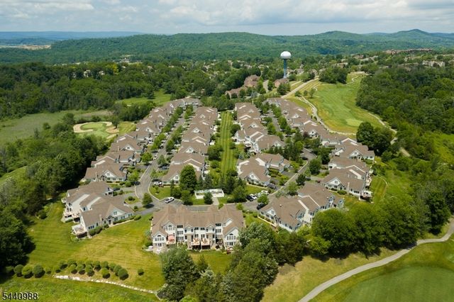 28 Briar Ct, Hardyston Twp., NJ 07419