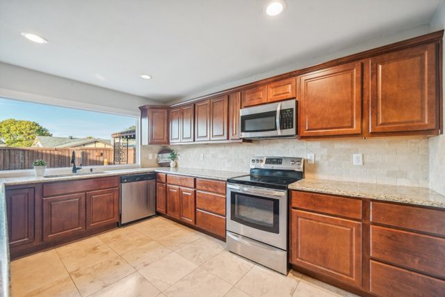 813 Stone Trail Drive, Plano, TX 75023