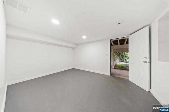 418 East Avenue, Northvale, NJ 07647