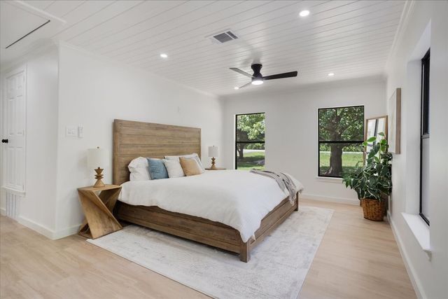 4166 W Houston Street, Sherman, TX 75092