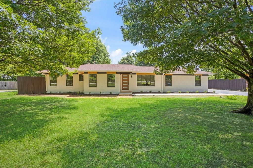 4166 W Houston Street, Sherman, TX 75092