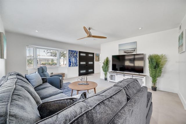 4622 BAY CREST DRIVE, Tampa, FL 33615