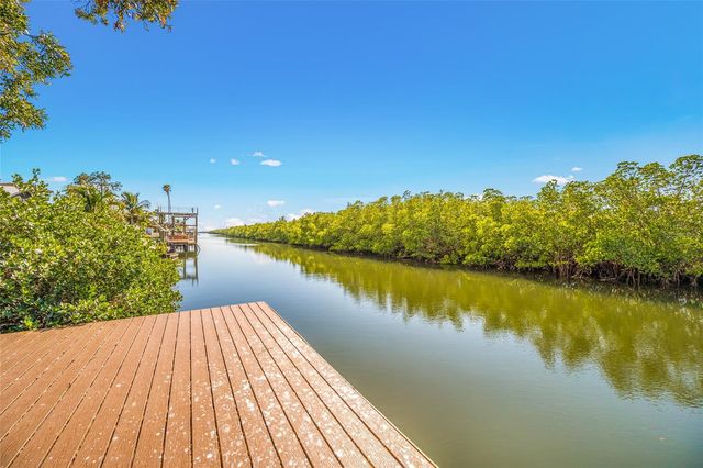 4622 BAY CREST DRIVE, Tampa, FL 33615