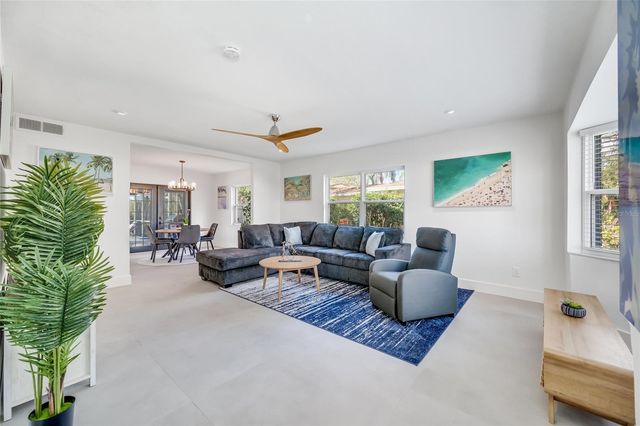 4622 BAY CREST DRIVE, Tampa, FL 33615