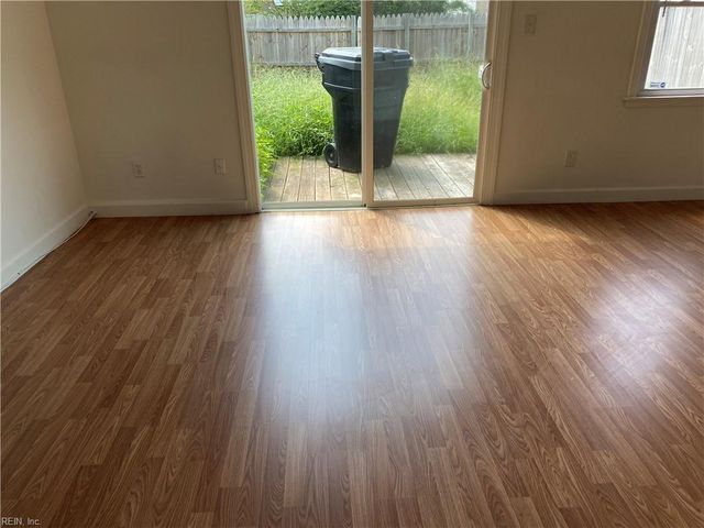 1349 Ruddy Oak CT, Virginia Beach, VA 23453