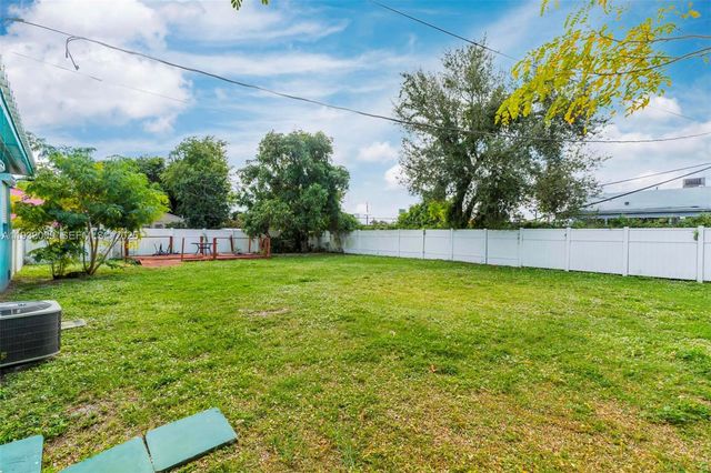 9616 NW 26th Ave, Miami, FL 33147