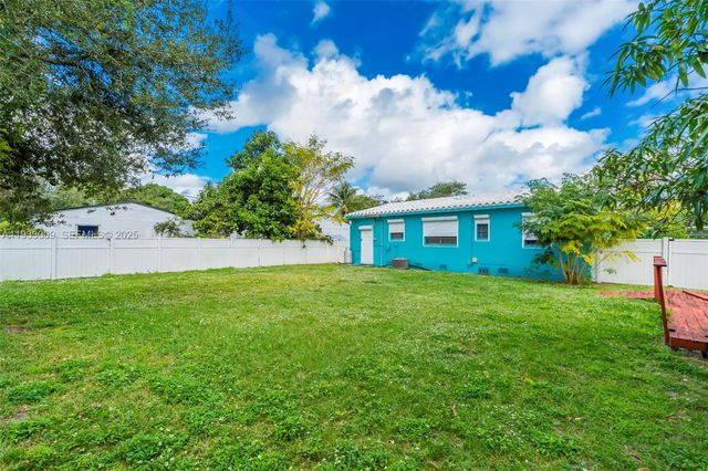 9616 NW 26th Ave, Miami, FL 33147