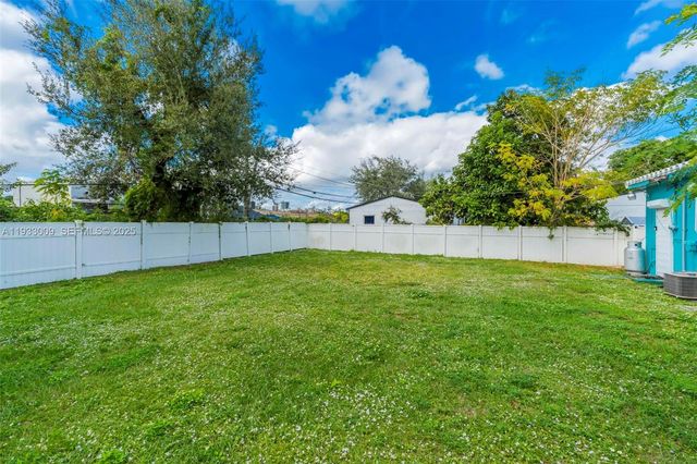 9616 NW 26th Ave, Miami, FL 33147