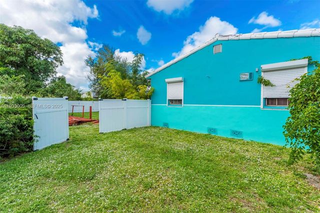 9616 NW 26th Ave, Miami, FL 33147