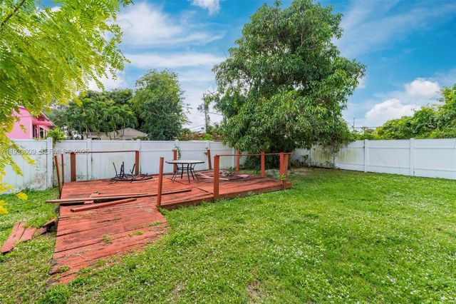 9616 NW 26th Ave, Miami, FL 33147