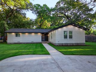 2838 W Kiest Boulevard, Dallas, TX 75233