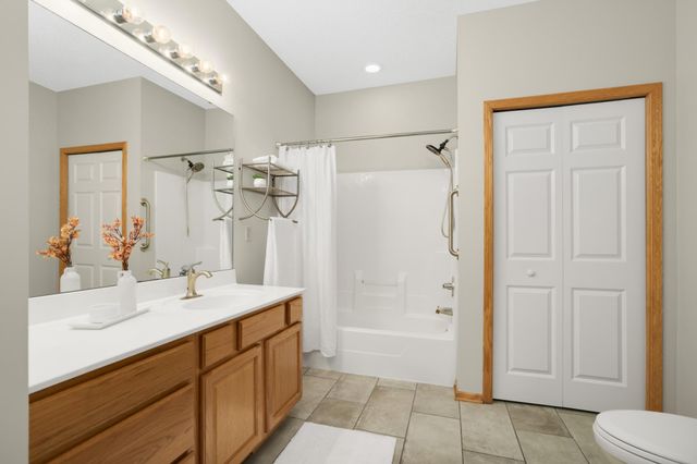 1996 111th Court NE, Blaine, MN 55449