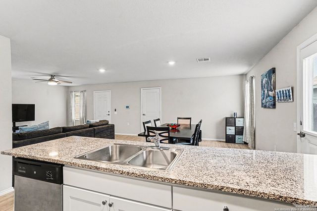 7231 Lavaca, San Antonio, TX 78218