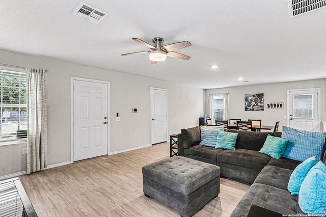 7231 Lavaca, San Antonio, TX 78218