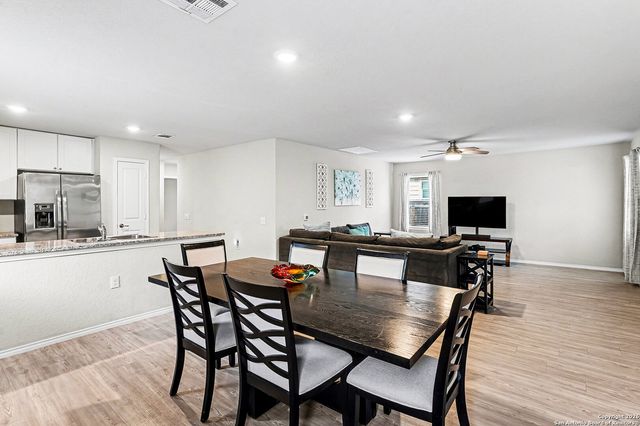 7231 Lavaca, San Antonio, TX 78218