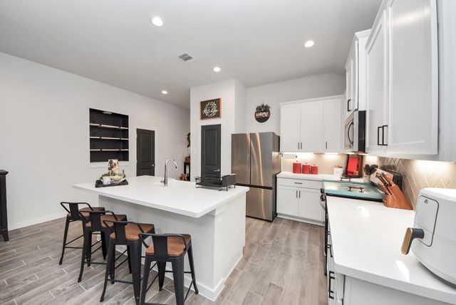 11206 Youngquist Drive, Baytown, TX 77535