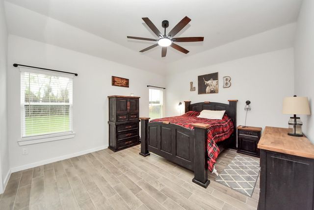 11206 Youngquist Drive, Baytown, TX 77535