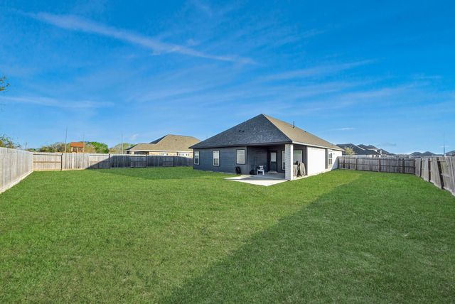 11206 Youngquist Drive, Baytown, TX 77535