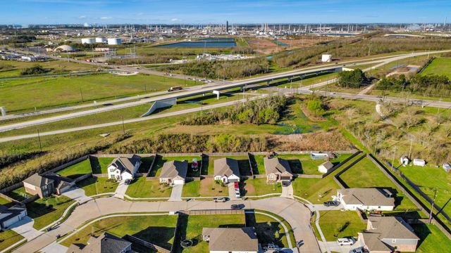 11206 Youngquist Drive, Baytown, TX 77535