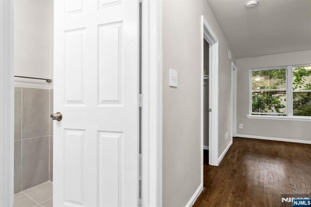 285 6th Street, Newark, NJ 07103