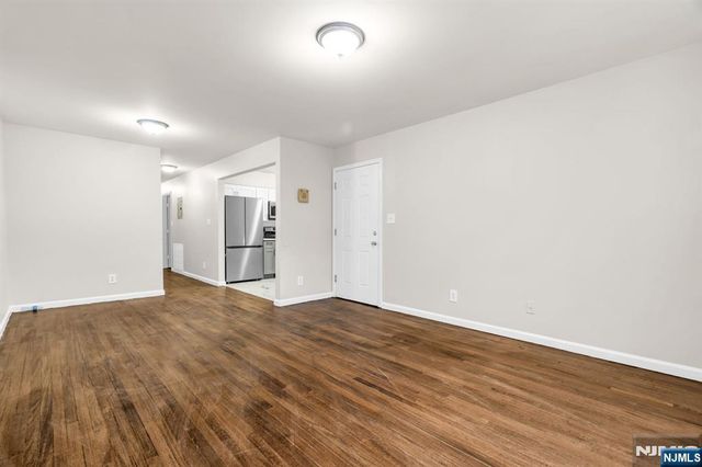 285 6th Street, Newark, NJ 07103