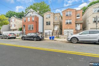 285 6th Street, Newark, NJ 07103